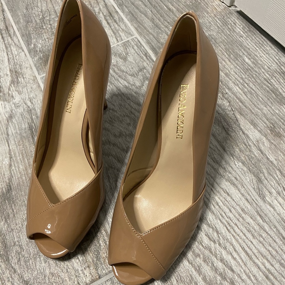 Enzo Angiolini-Delsia Pump - Beige